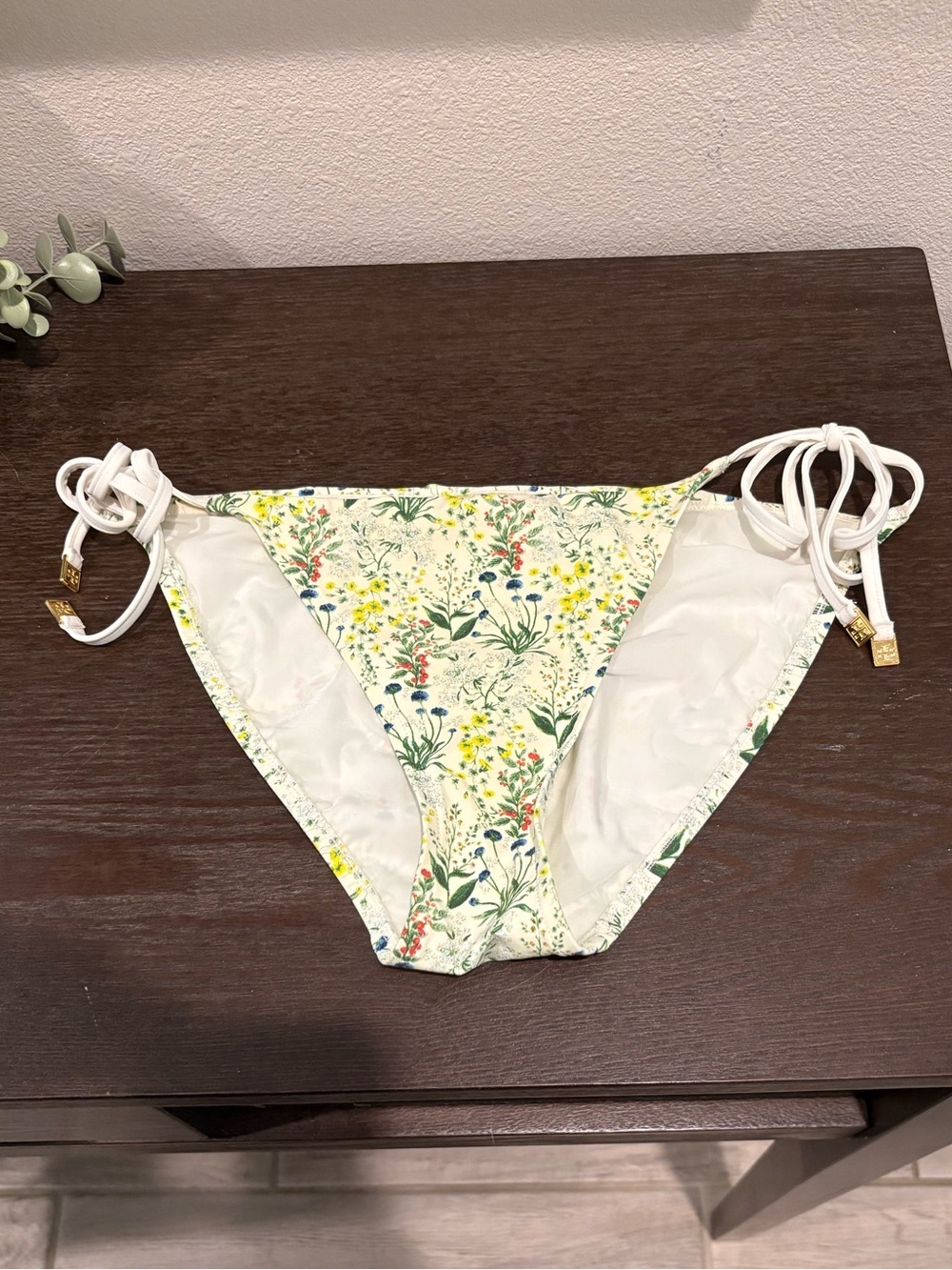 Tory Burch Cream Floral Bikini Bottoms with Gold Hardware Size Small